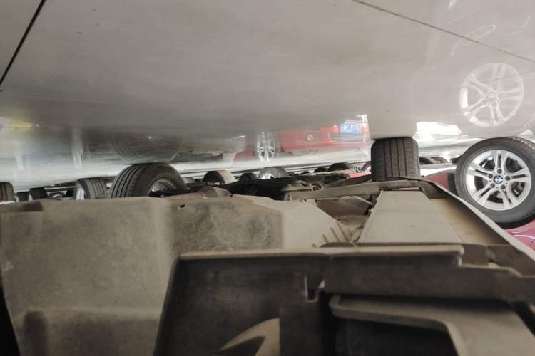 Used Haval H6 2014 Sports Edition 2.4L Automatic Prestige Model Left Side Sill