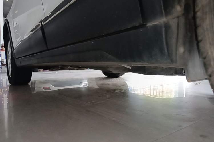Used Haval H6 2014 Sport Version 1.5T Manual Two-Wheel Drive Elite Edition Left Side Sill