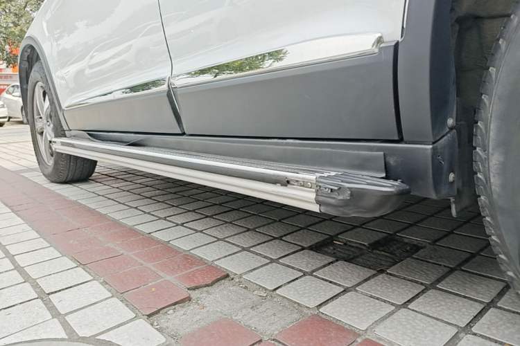 Used Haval H6 2014 Sport Edition 2.4L Automatic Elite Model Left Side Sill