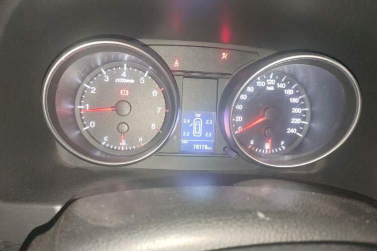 Used Haval H6 2014 Sport Version 1.5T Manual Two-Wheel Drive Elite Edition Odometer Close Up