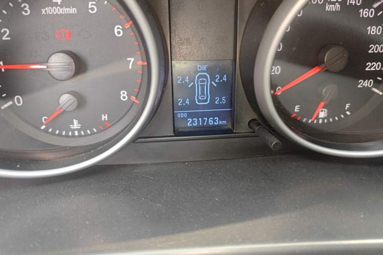 Used Haval H6 2014 Sport Version 1.5T Manual Two-Wheel Drive Elite Edition Odometer Close Up