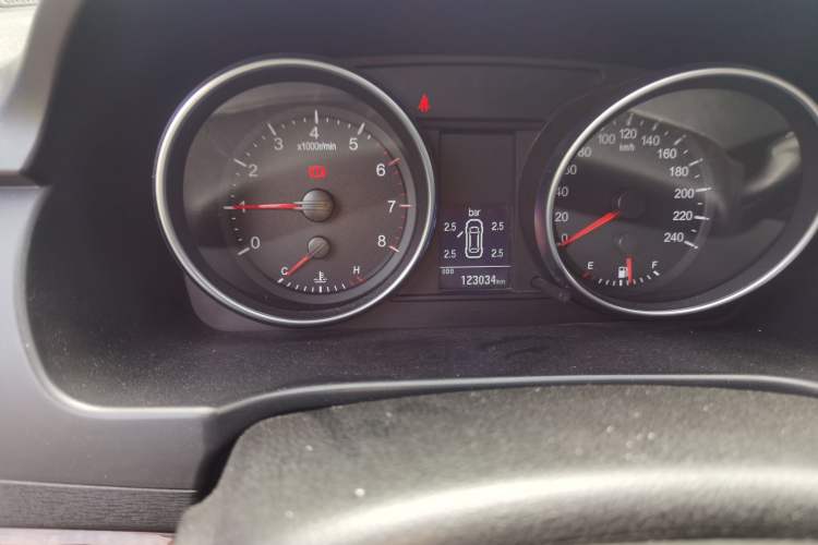 Used Haval H6 2014 Sport Version 1.5T Manual Two-Wheel Drive Elite Edition Odometer Close Up