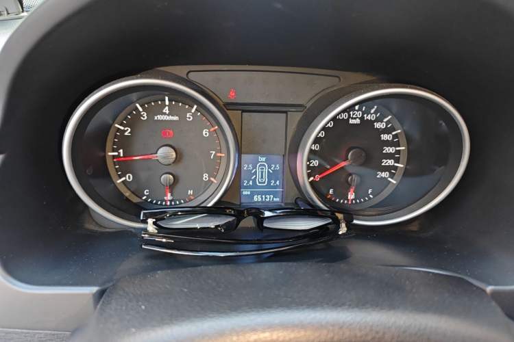 Used Haval H6 2014 Sport Version 1.5T Manual Two-Wheel Drive Elite Edition Odometer Close Up