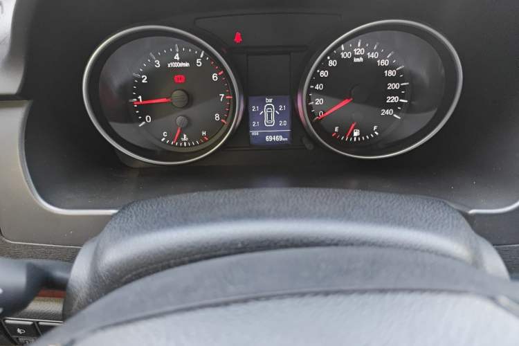 Used Haval H6 2014 Sport Version 1.5T Manual Two-Wheel Drive Elite Edition Odometer Close Up