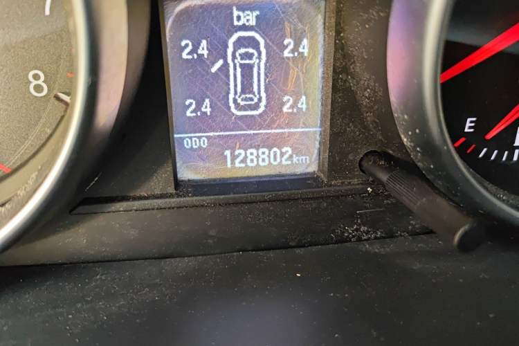 Used Haval H6 2014 Sport Version 1.5T Manual Two-Wheel Drive Elite Edition Odometer Close Up