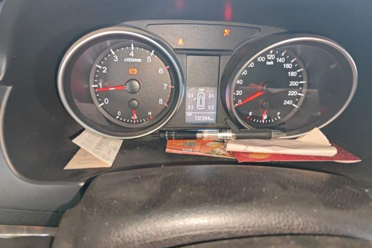 Used Haval H6 2014 Sport Version 1.5T Manual Two-Wheel Drive Elite Edition Odometer Close Up