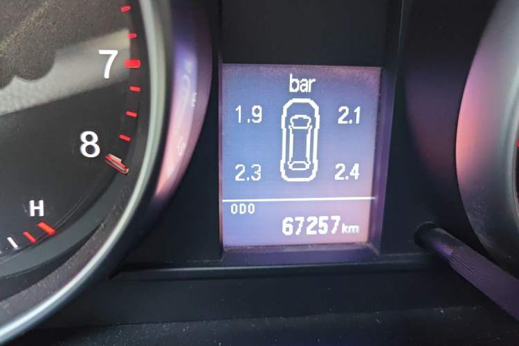 Used Haval H6 2014 Upgraded Model 1.5T Manual Two-Wheel Drive Elite Version Odometer Close Up