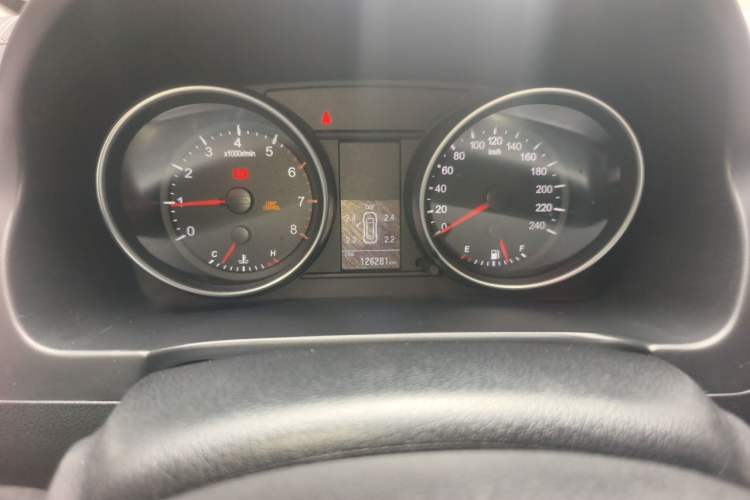Used Haval H6 2014 Upgraded Model 1.5T Manual Two-Wheel Drive Elite Version Odometer Close Up