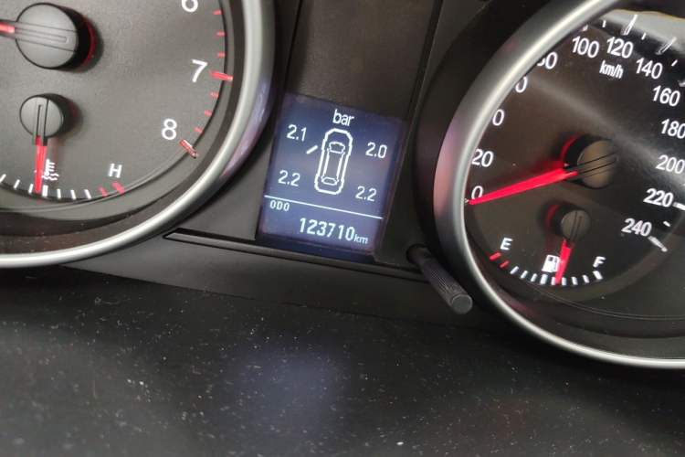 Used Haval H6 2014 Sport Version 1.5T Manual Two-Wheel Drive Elite Edition Odometer Close Up