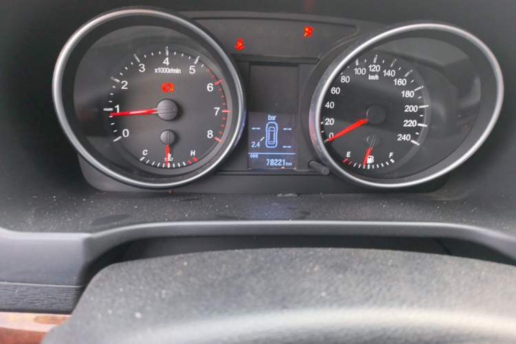 Used Haval H6 2014 Upgraded Model 1.5T Manual Two-Wheel Drive Elite Version Odometer Close Up