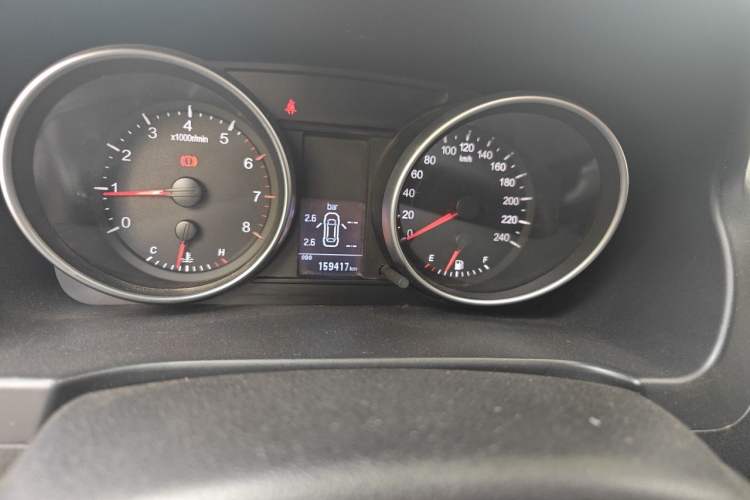 Used Haval H6 2014 Upgraded Model 1.5T Manual Two-Wheel Drive Elite Version Odometer Close Up