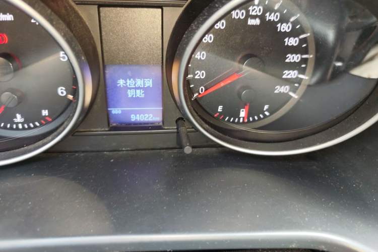 Used Haval H6 2014 Sport Edition 2.0T Diesel Manual Two-Wheel Drive Prestige Model Odometer Close Up