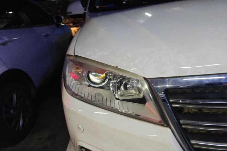 Used Haval H6 2014 Sport Version 1.5T Manual Two-Wheel Drive Elite Edition Right Front Headlight