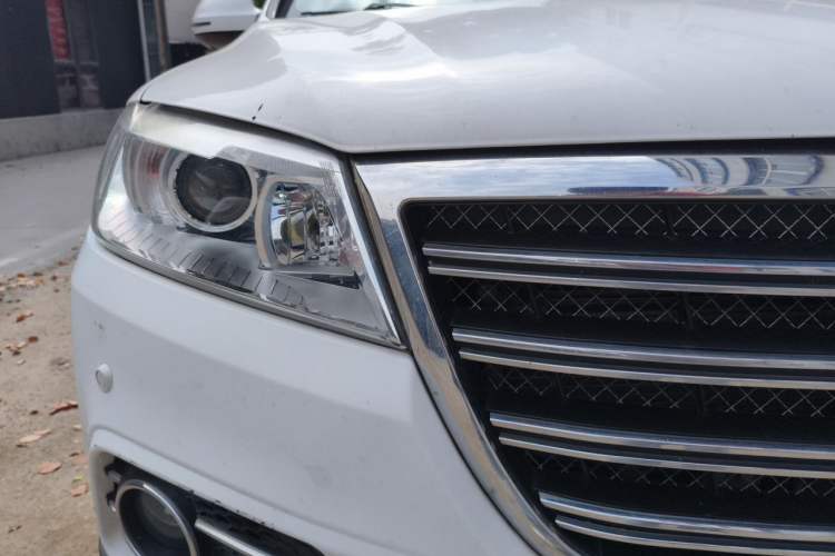 Used Haval H6 2014 Sport Version 1.5T Manual Two-Wheel Drive Elite Edition Right Front Headlight