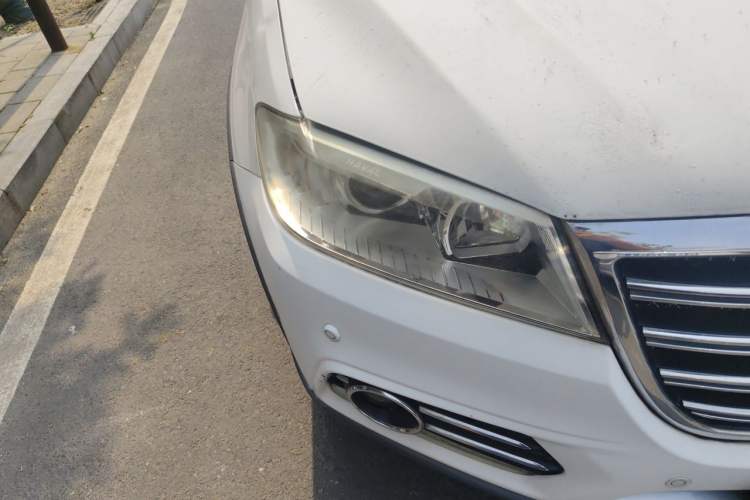 Used Haval H6 2014 Sport Version 1.5T Manual Two-Wheel Drive Elite Edition Right Front Headlight