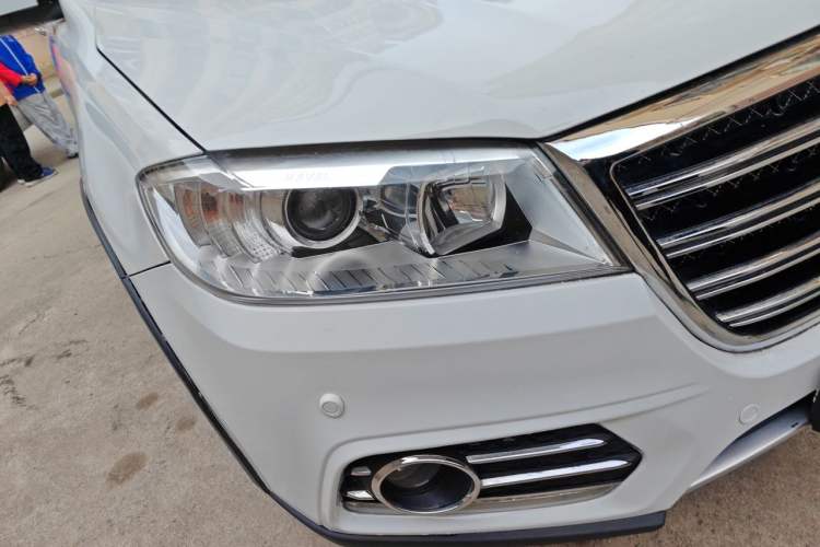 Used Haval H6 2014 Sport Edition 2.4L Automatic Elite Model Right Front Headlight