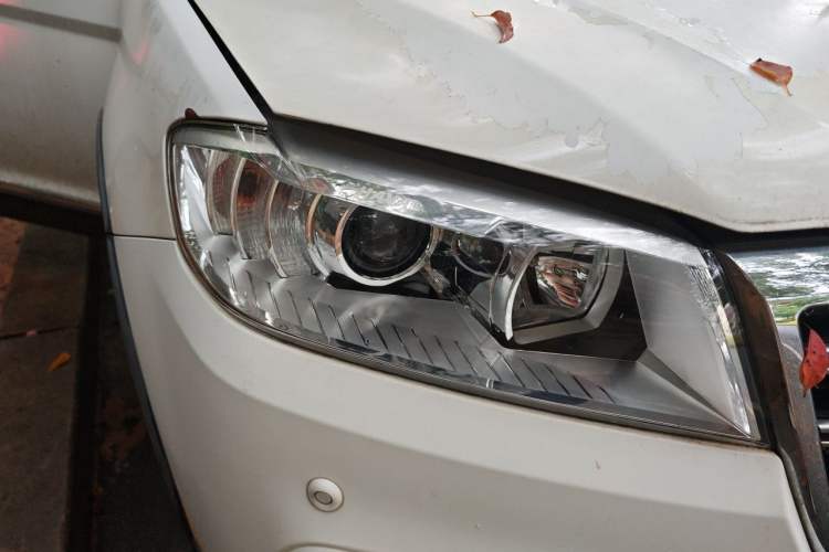 Used Haval H6 2014 Upgraded Model 1.5T Manual Two-Wheel Drive Elite Version Right Front Headlight