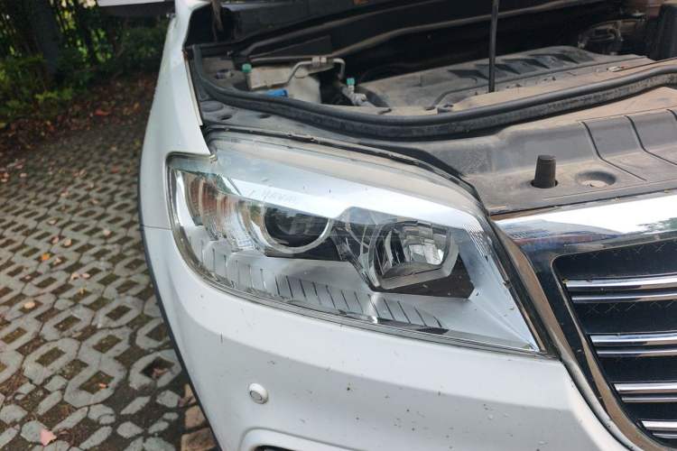 Used Haval H6 2014 Sport Version 1.5T Manual Two-Wheel Drive Elite Edition Right Front Headlight