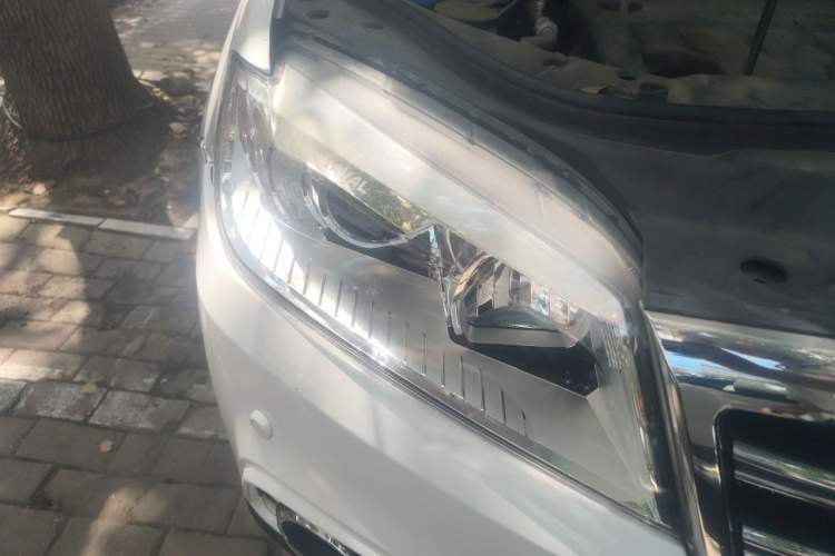 Used Haval H6 2014 Sport Edition 2.4L Automatic Elite Model Right Front Headlight