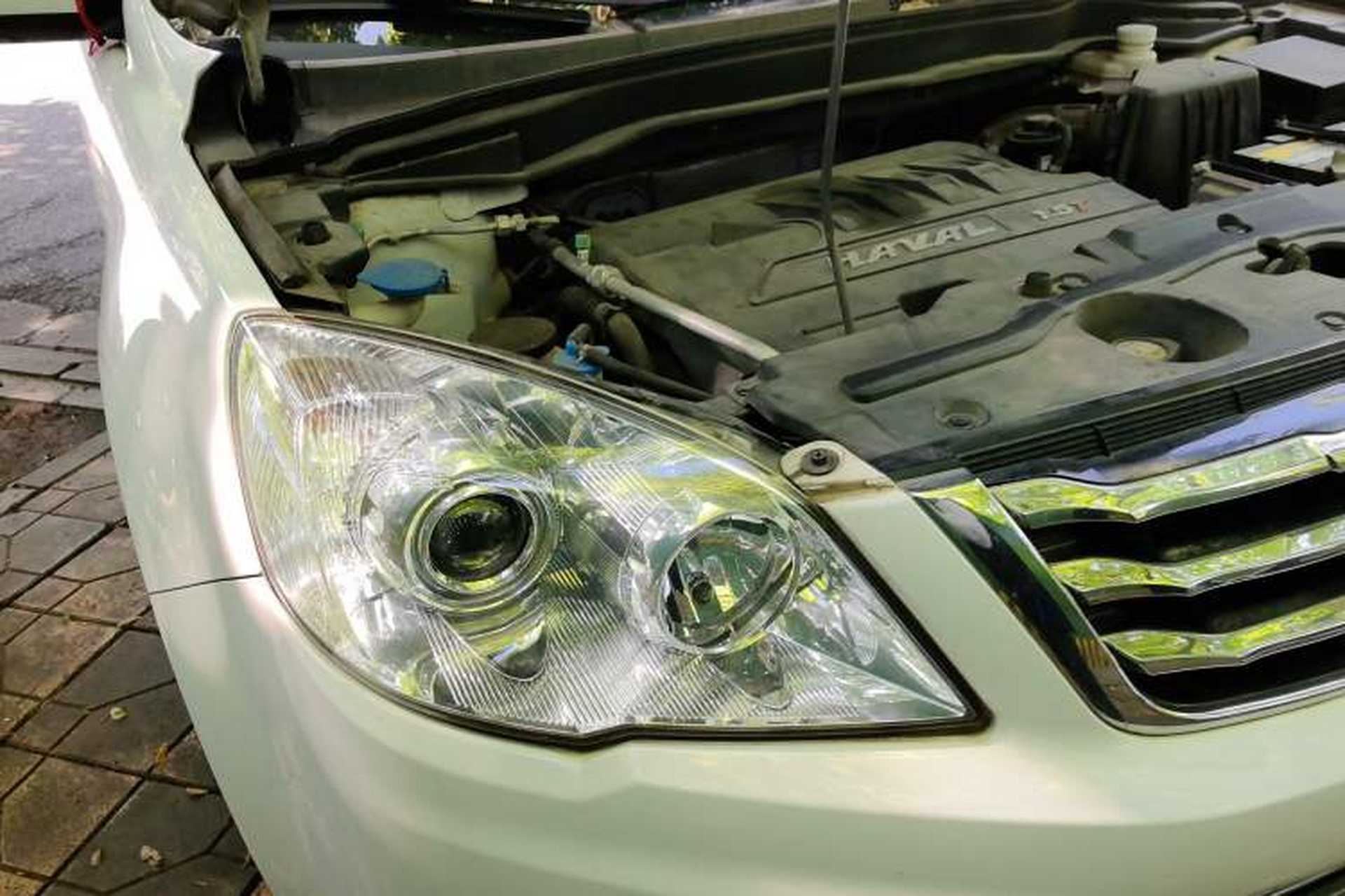 Used Haval H6 2014 Upgraded Model 1.5T Manual Two-Wheel Drive Elite Version Right Front Headlight