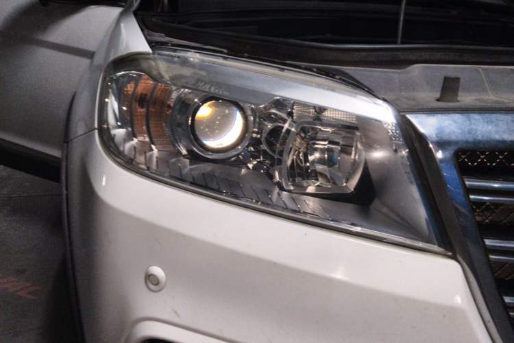 Used Haval H6 2014 Sport Version 1.5T Manual Two-Wheel Drive Elite Edition Right Front Headlight