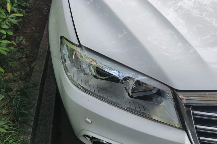 Used Haval H6 2014 Sport Version 1.5T Manual Two-Wheel Drive Elite Edition Right Front Headlight