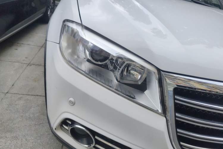 Used Haval H6 2014 Sport Version 1.5T Manual Two-Wheel Drive Elite Edition Right Front Headlight