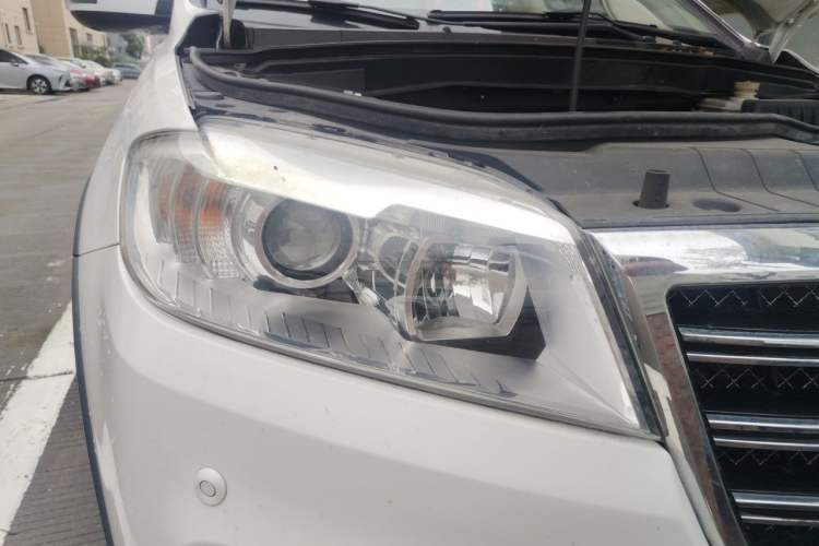 Used Haval H6 2014 Sport Version 1.5T Manual Two-Wheel Drive Elite Edition Right Front Headlight