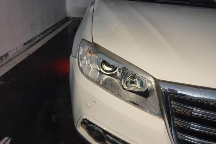 Used Haval H6 2014 Sport Version 1.5T Manual Two-Wheel Drive Elite Edition Right Front Headlight