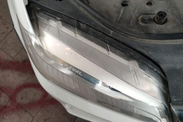 Used Haval H6 2014 Sport Edition 2.0T Diesel Manual Two-Wheel Drive Prestige Model Right Front Headlight