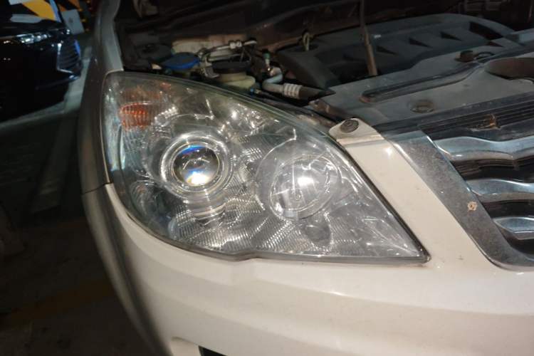 Used Haval H6 2014 Sports Edition 2.4L Automatic Prestige Model Right Front Headlight