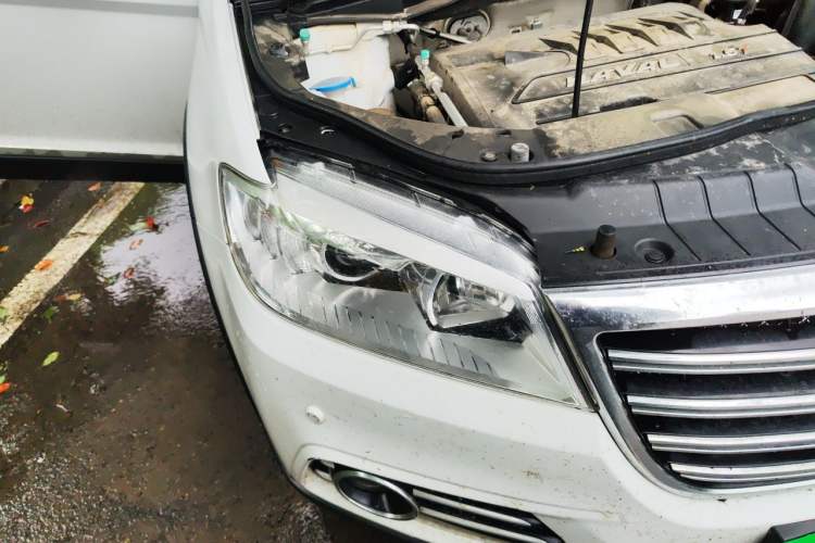 Used Haval H6 2014 Sport Version 1.5T Manual Two-Wheel Drive Elite Edition Right Front Headlight