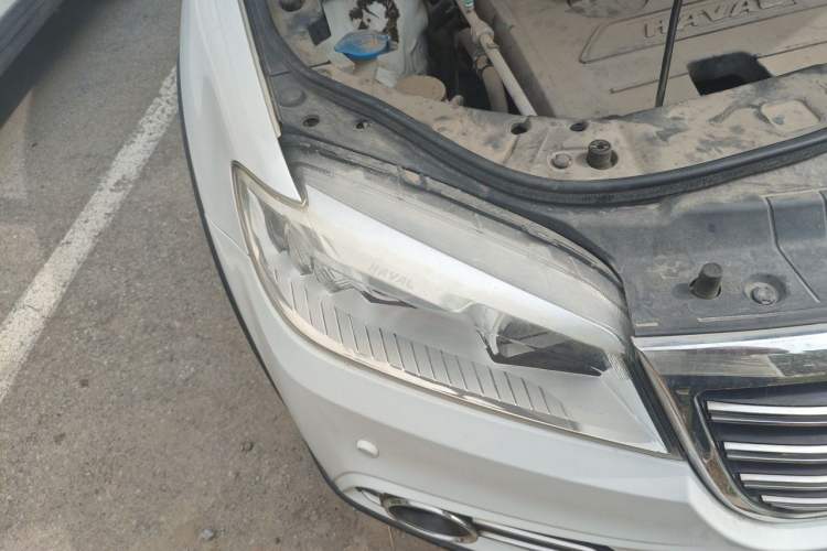 Used Haval H6 2014 Sport Version 1.5T Manual Two-Wheel Drive Elite Edition Right Front Headlight