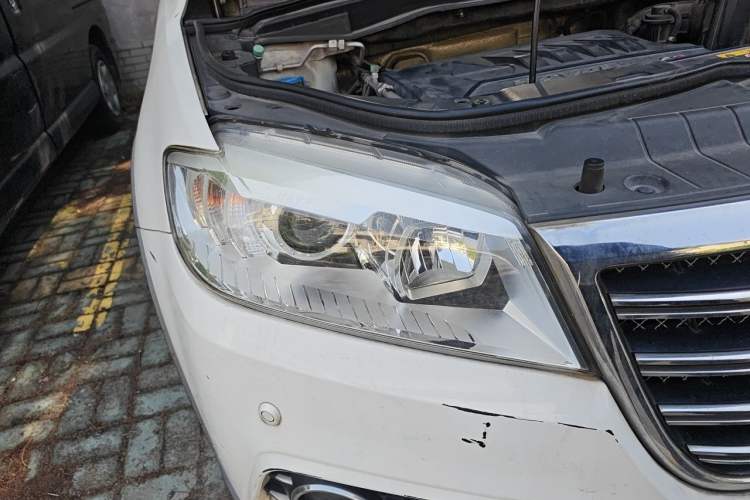Used Haval H6 2014 Sport Version 1.5T Manual Two-Wheel Drive Elite Edition Right Front Headlight