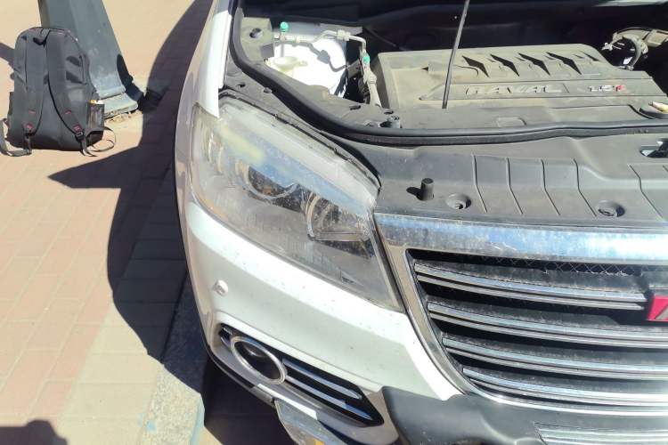 Used Haval H6 2014 Sport Version 1.5T Manual Two-Wheel Drive Elite Edition Right Front Headlight