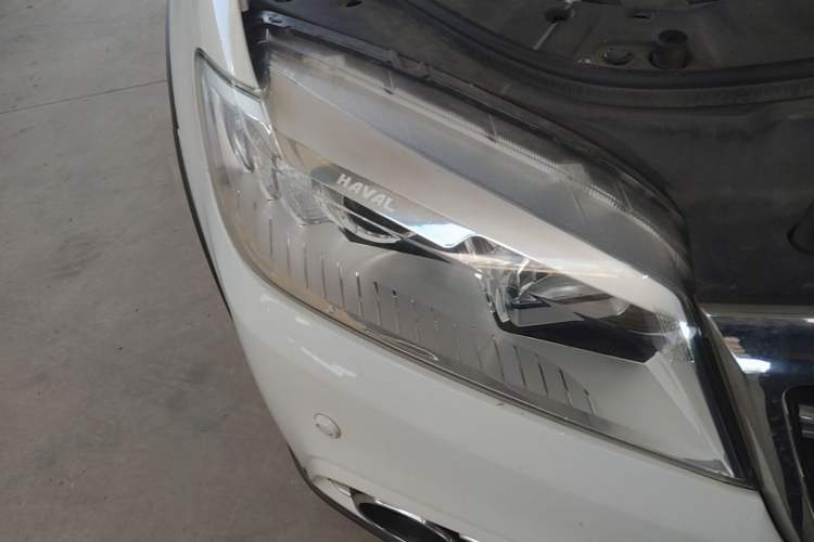 Used Haval H6 2014 Sport Version 1.5T Manual Two-Wheel Drive Elite Edition Right Front Headlight