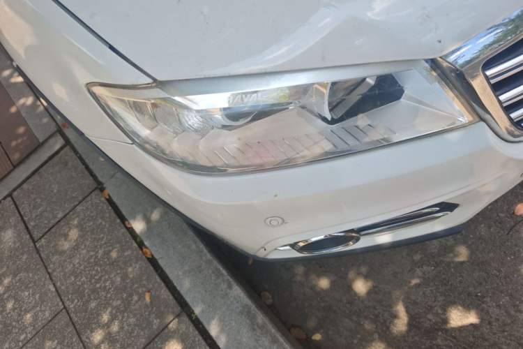 Used Haval H6 2014 Sport Version 1.5T Manual Two-Wheel Drive Elite Edition Right Front Headlight