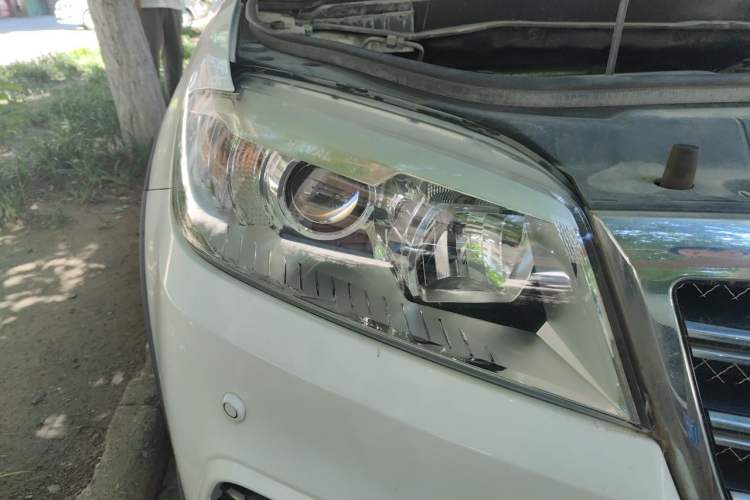 Used Haval H6 2014 Sport Version 1.5T Manual Two-Wheel Drive Elite Edition Right Front Headlight