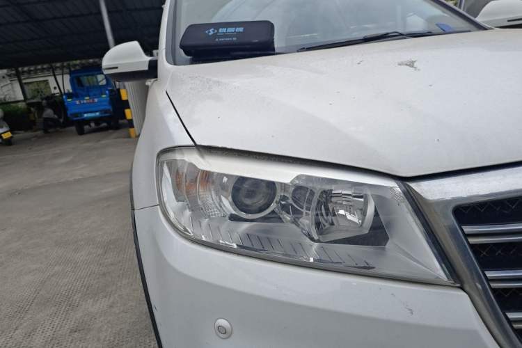 Used Haval H6 2014 Sport Version 1.5T Manual Two-Wheel Drive Elite Edition Right Front Headlight