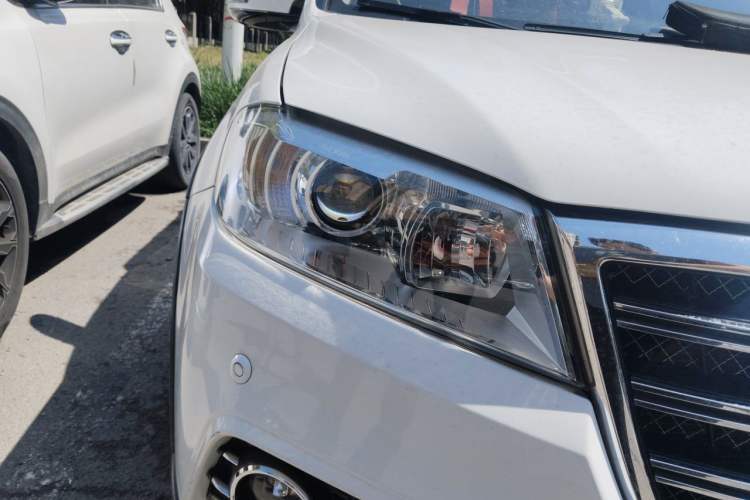 Used Haval H6 2014 Sport Version 1.5T Manual Two-Wheel Drive Elite Edition Right Front Headlight
