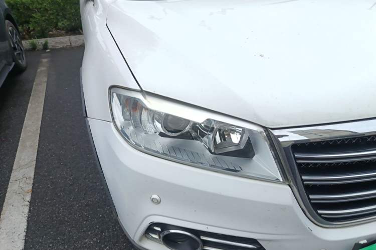 Used Haval H6 2014 Sport Version 1.5T Manual Two-Wheel Drive Elite Edition Right Front Headlight
