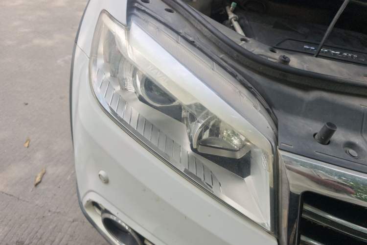 Used Haval H6 2014 Sport Version 1.5T Manual Two-Wheel Drive Elite Edition Right Front Headlight