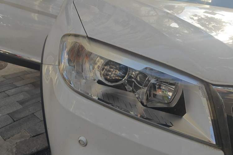 Used Haval H6 2014 Sport Version 1.5T Manual Two-Wheel Drive Elite Edition Right Front Headlight
