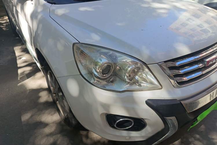 Used Haval H6 2014 Upgraded Model 1.5T Manual Two-Wheel Drive Elite Version Right Front Headlight