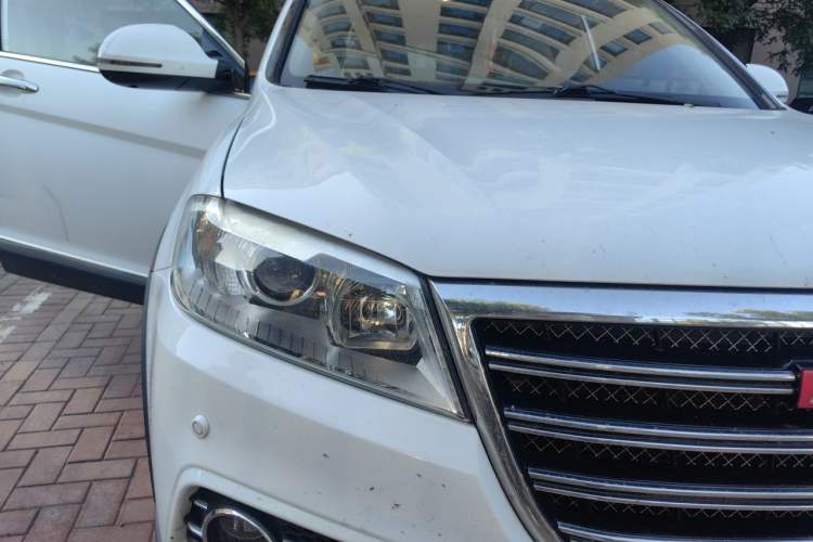 Used Haval H6 2014 Sport Edition 2.4L Automatic Elite Model Right Front Headlight