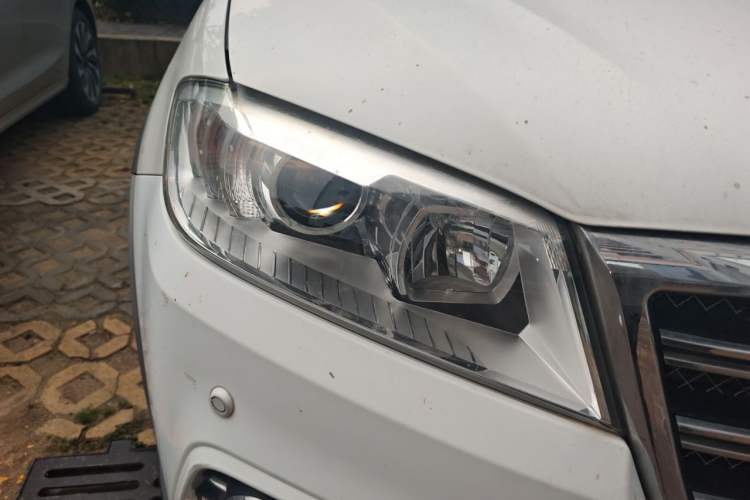 Used Haval H6 2014 Sport Version 1.5T Manual Two-Wheel Drive Elite Edition Right Front Headlight