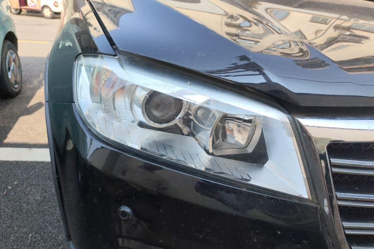 Used Haval H6 2014 Sport Version 1.5T Manual Two-Wheel Drive Elite Edition Right Front Headlight