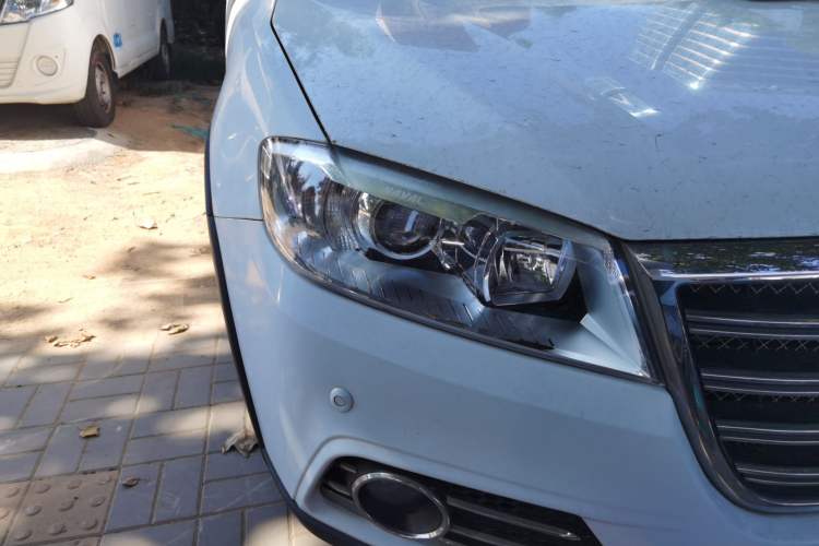 Used Haval H6 2014 Sport Version 1.5T Manual Two-Wheel Drive Elite Edition Right Front Headlight
