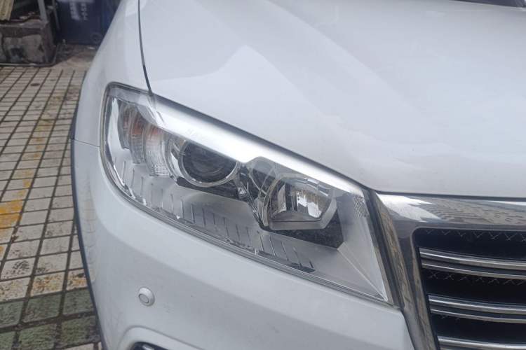 Used Haval H6 2014 Sport Version 1.5T Manual Two-Wheel Drive Elite Edition Right Front Headlight