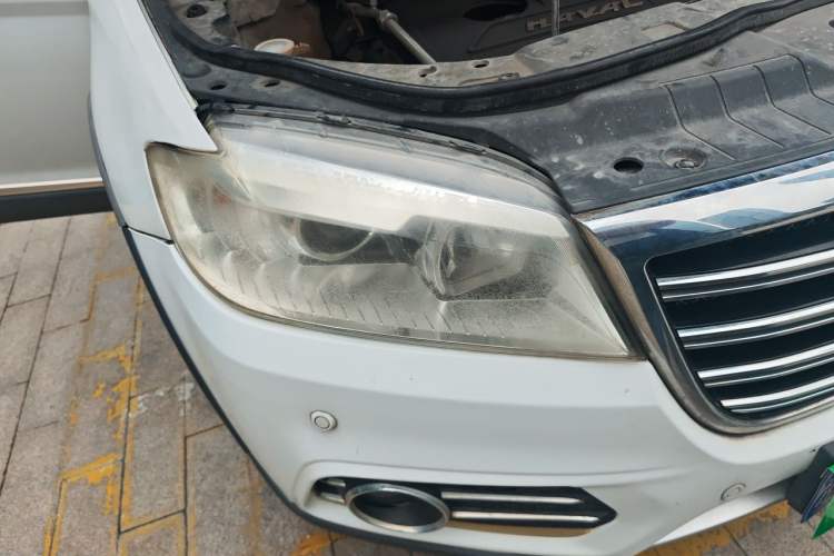Used Haval H6 2014 Sport Version 1.5T Manual Two-Wheel Drive Elite Edition Right Front Headlight